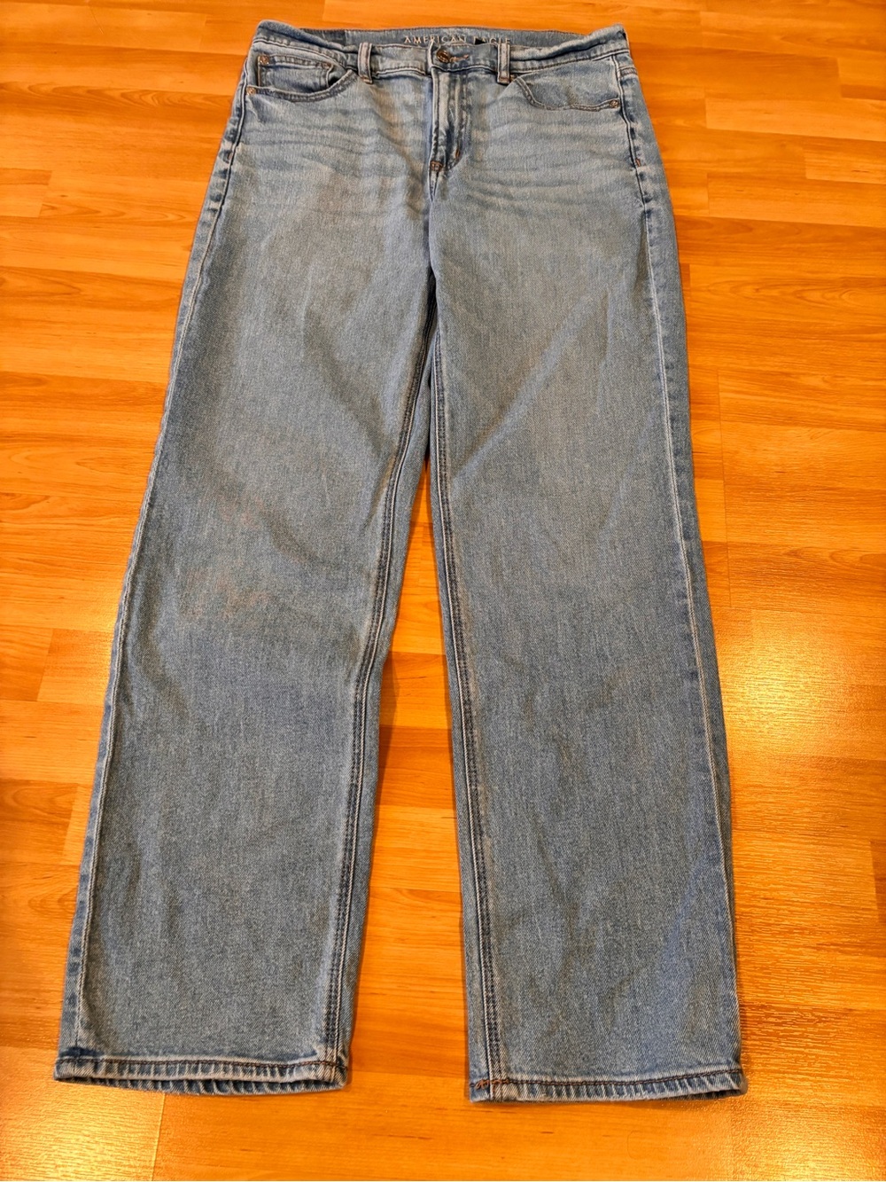 American Eagle Super High- Rise Straight Leg Jeans